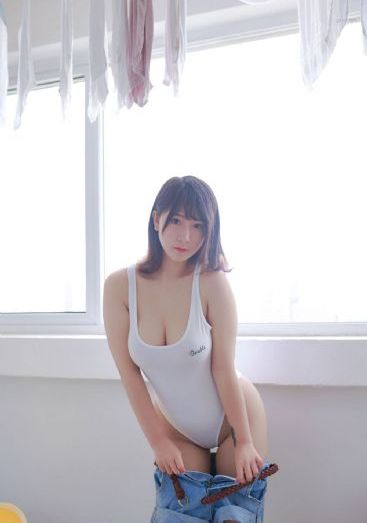胸太大被老板揉了一晚上视频