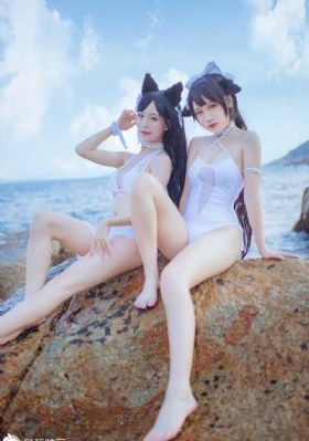 主人喊醒睡着猫咪被小猫教育了
